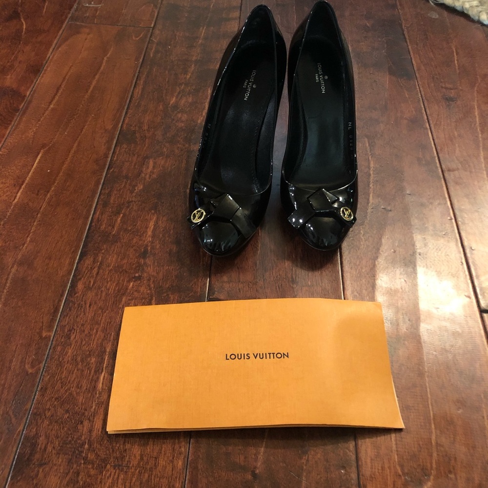 Louis Vuitton Heels - Picture 2 of 3